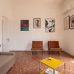 Fancy Apartment Bright With City And Mountain View On An Ancient Staircase 5 Mins To The Station With 2 Balcony With Amazing City View