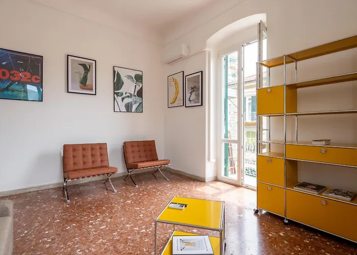 Fancy Apartment Bright With City And Mountain View On An Ancient Staircase 5 Mins To The Station With 2 Balcony With Amazing City View