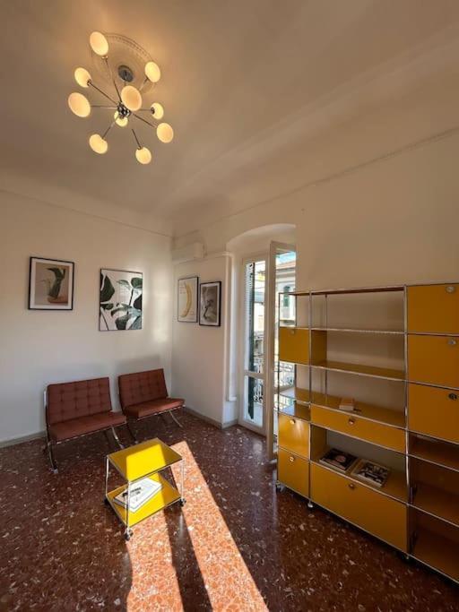 Fancy Bright With And Mountain View On An Ancient Staircase 5 Mins To The Station With 2 Balcony With Amazing View Appartamento La Spezia