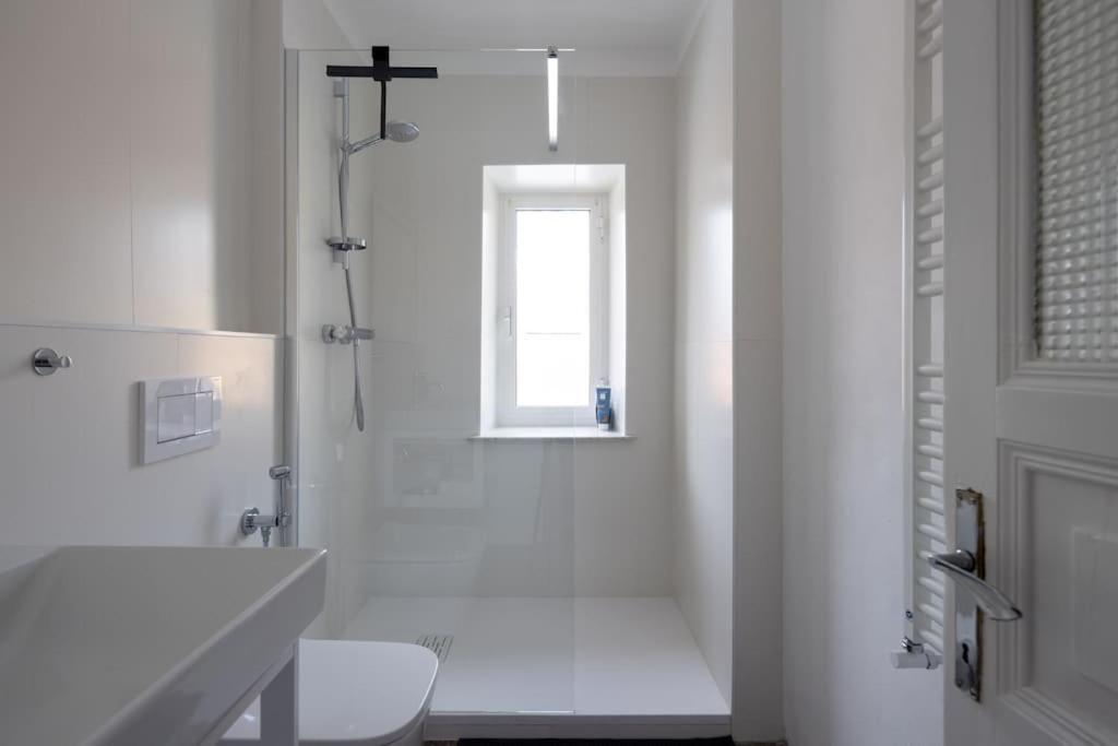 Appartamento Fancy Bright With And Mountain View On An Ancient Staircase 5 Mins To The Station With 2 Balcony With Amazing View La Spezia