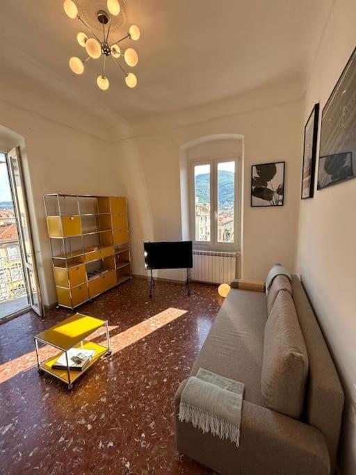 Fancy Bright With And Mountain View On An Ancient Staircase 5 Mins To The Station With 2 Balcony With Amazing View