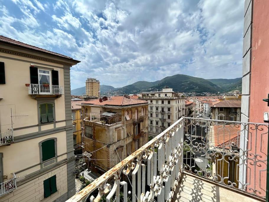 Fancy Bright With And Mountain View On An Ancient Staircase 5 Mins To The Station With 2 Balcony With Amazing View * La Spezia