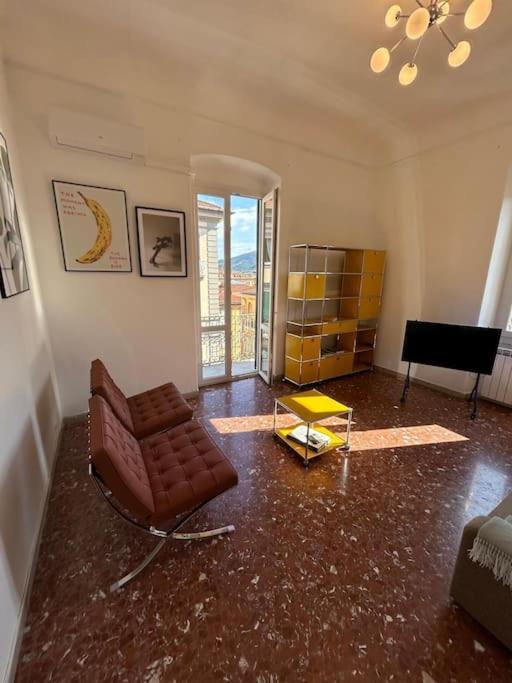 Fancy Bright With And Mountain View On An Ancient Staircase 5 Mins To The Station With 2 Balcony With Amazing View