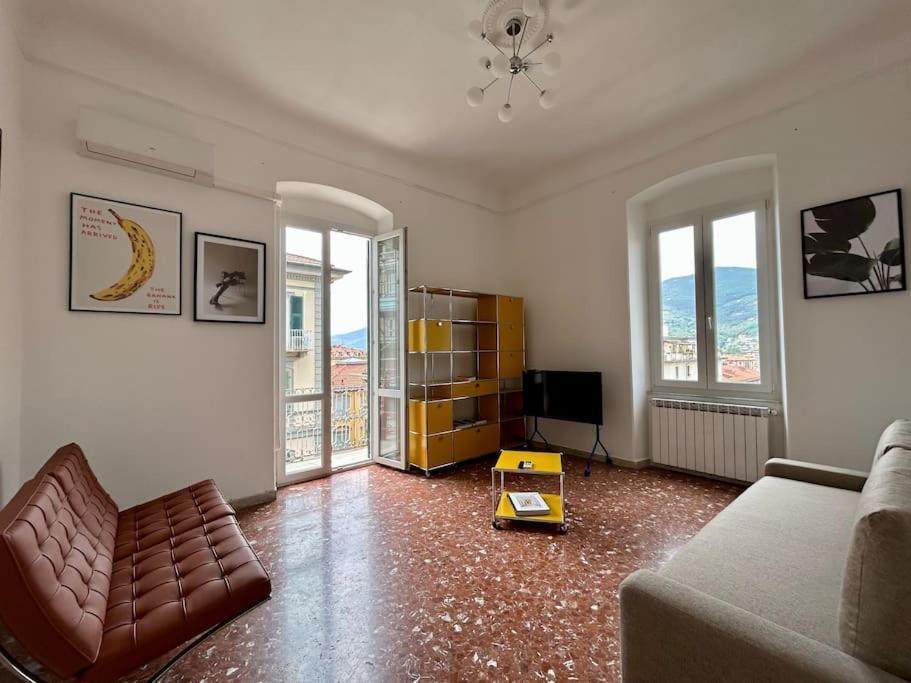 Appartamento Fancy Bright With And Mountain View On An Ancient Staircase 5 Mins To The Station With 2 Balcony With Amazing View