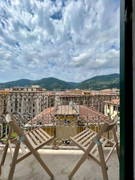 Fancy Bright With And Mountain View On An Ancient Staircase 5 Mins To The Station With 2 Balcony With Amazing View * La Spezia