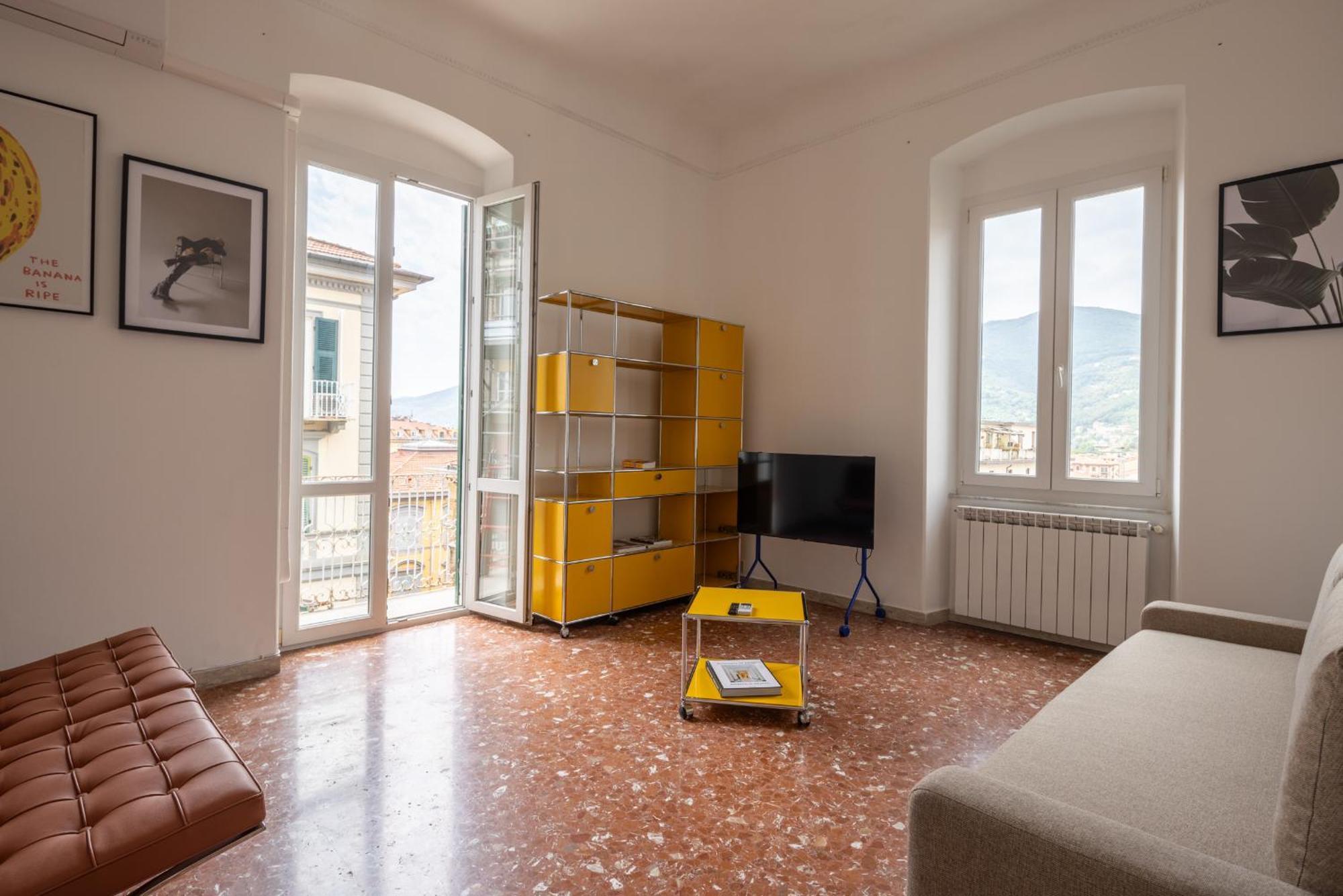 Fancy Bright With And Mountain View On An Ancient Staircase 5 Mins To The Station With 2 Balcony With Amazing View La Spezia